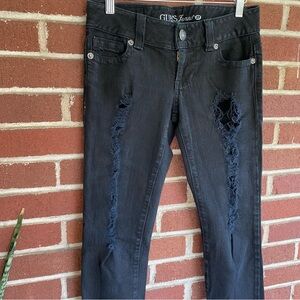 GUESS Black Lowrise Stretch Denim Daredevil Skinny Leg Highly Distressed 2009